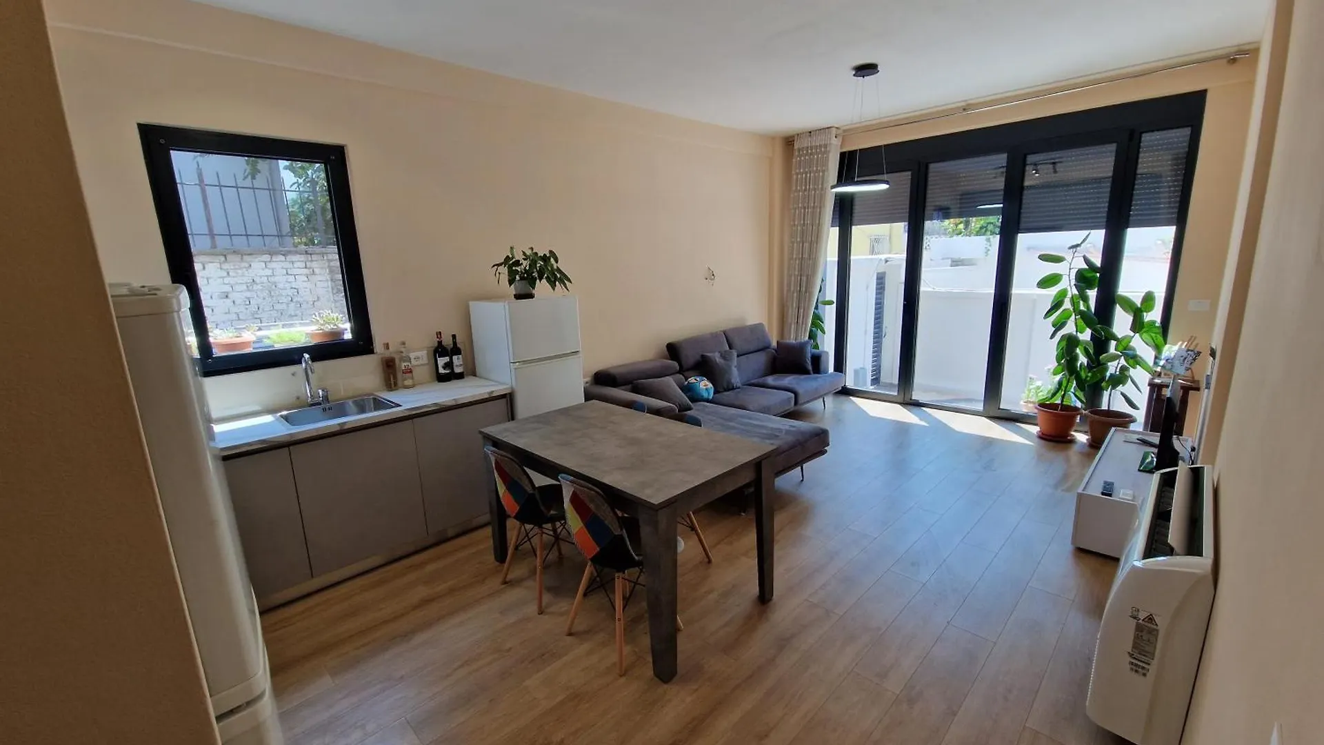 Villa Laci Apartment Tirana 0*,  Albania